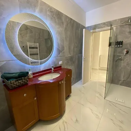 Moderno In Pieno Centro Apartamento *
